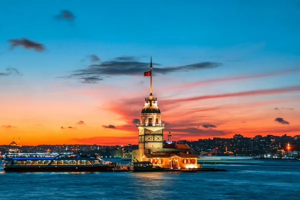 Kız Kulesi - Maiden Tower, Istanbul. Photo by Ibrahim Uzun on Unsplash